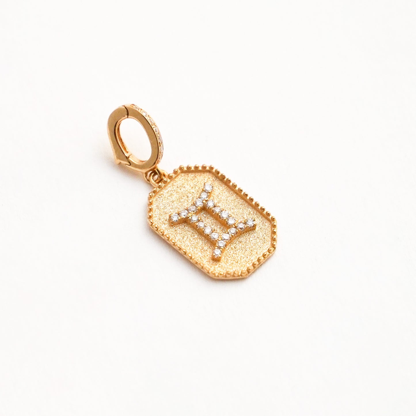 Dije Zodiacal Diamantes Géminis Oro 18K