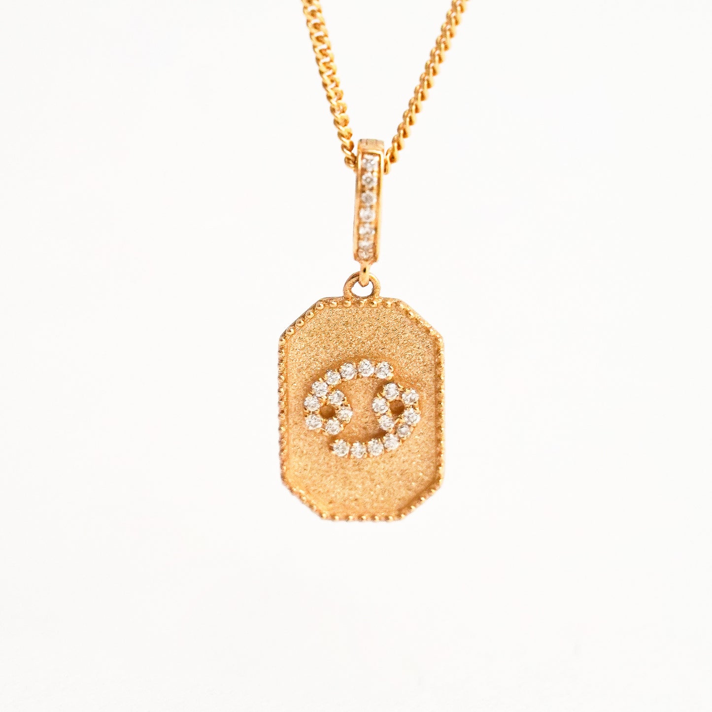 Dije Zodiacal Diamantes Cáncer Oro 18K