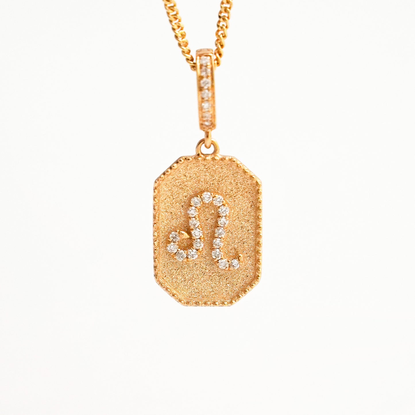 Dije Zodiacal Diamantes Leo Oro 18K