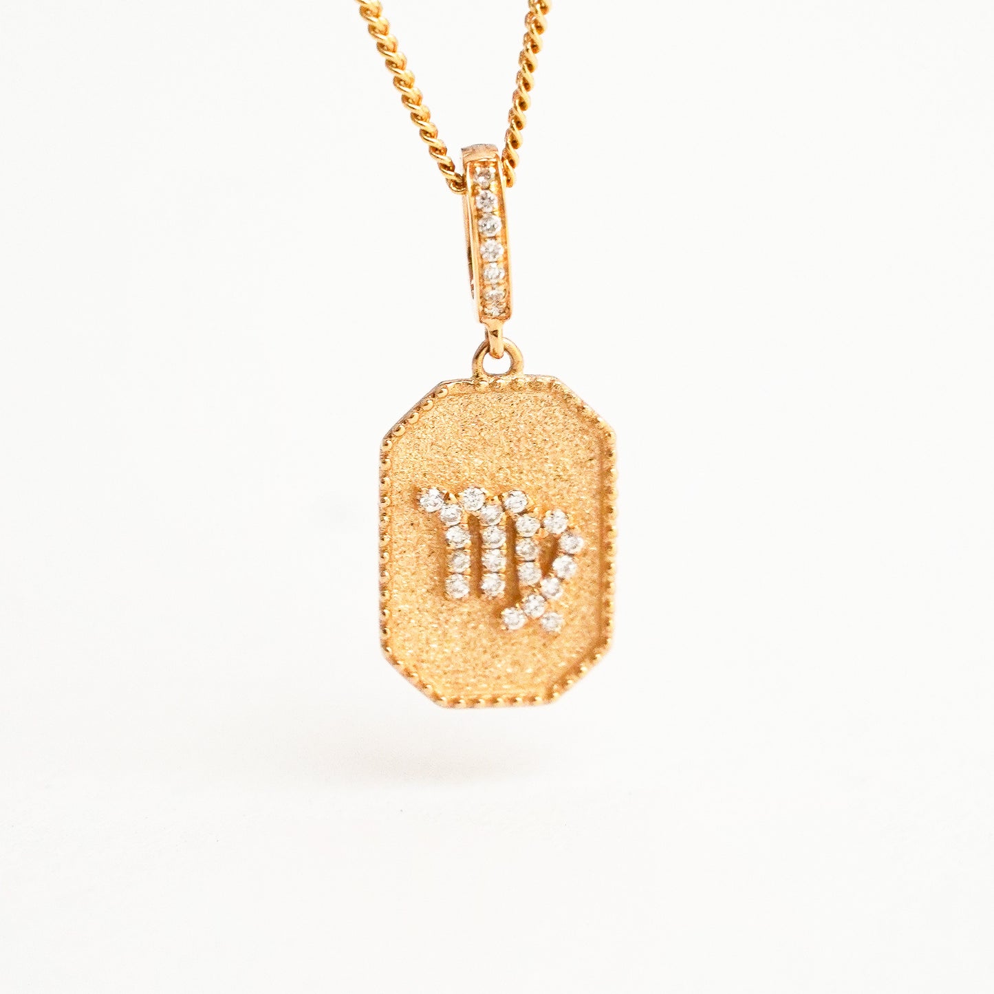 Dije Zodiacal Diamantes Virgo Oro 18K