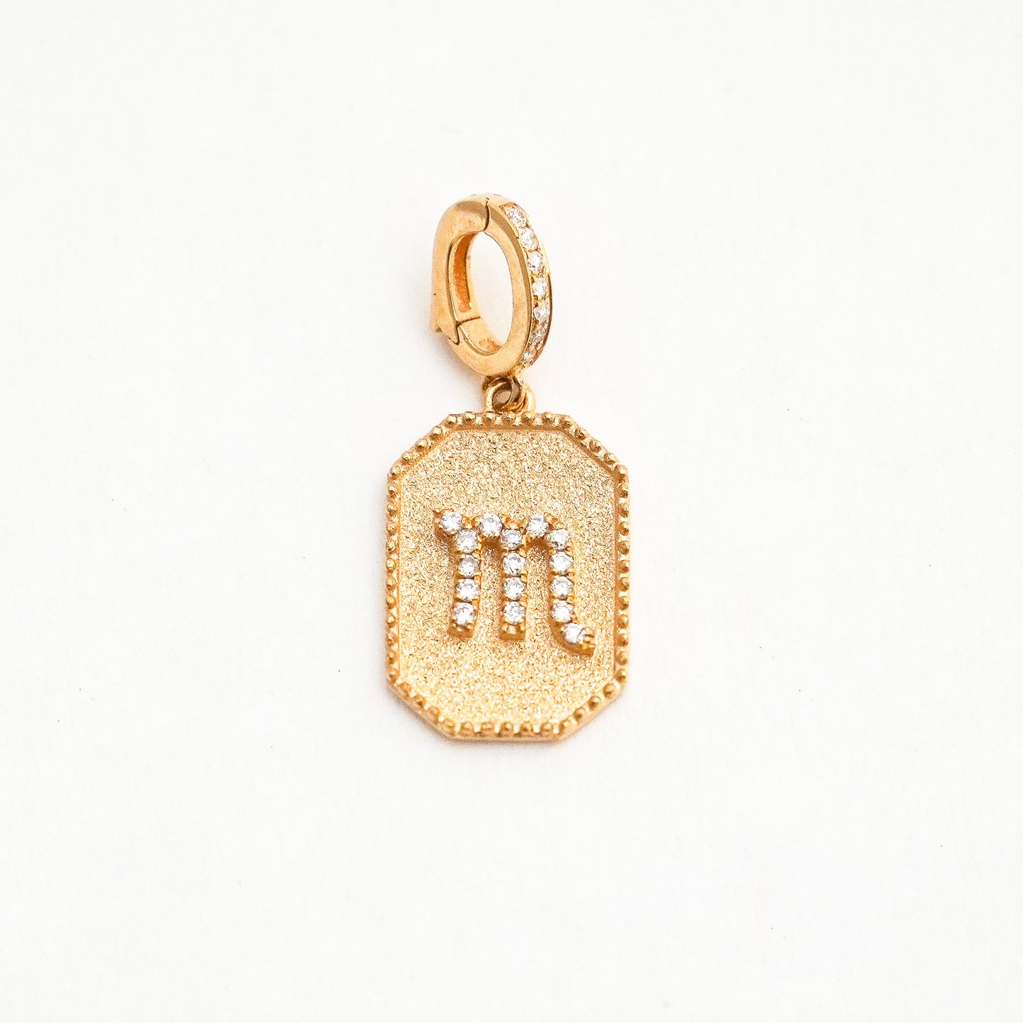 Dije Zodiacal Diamantes Escorpio Oro 18K