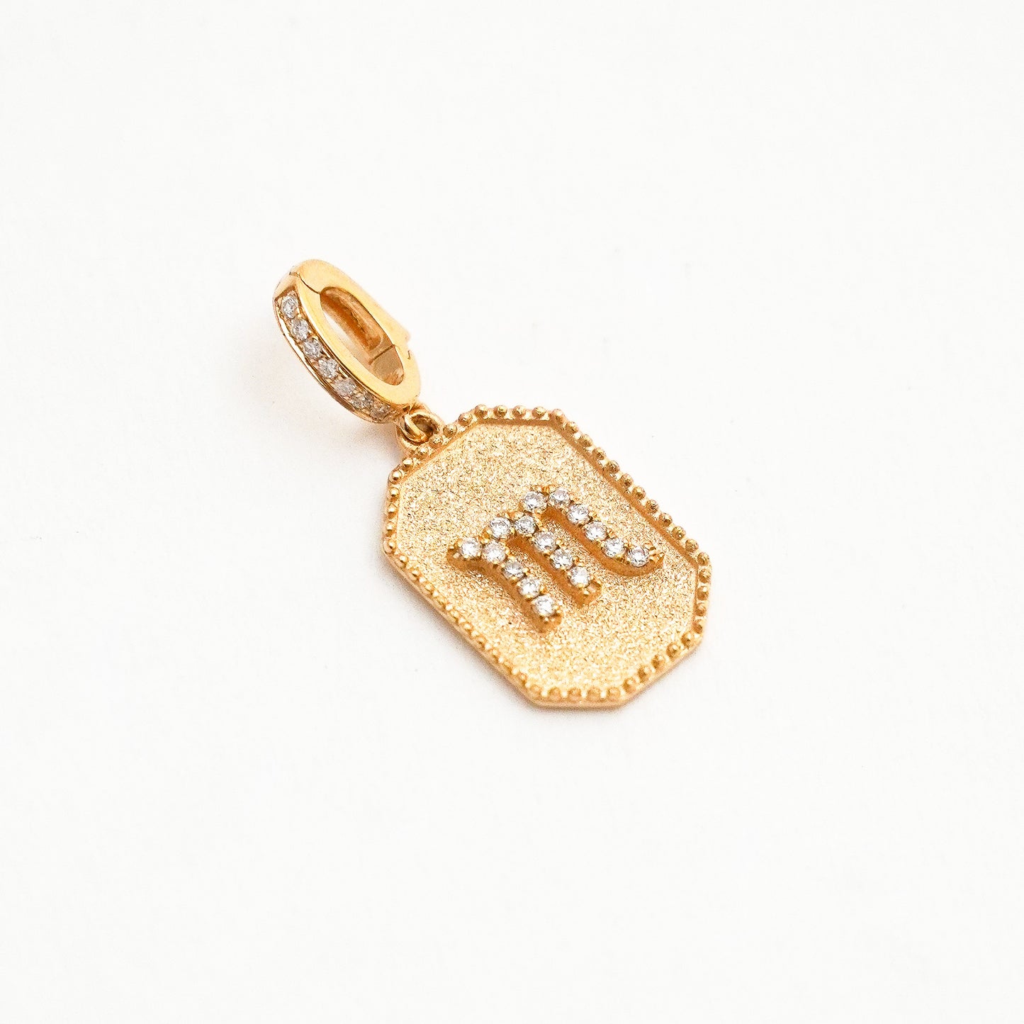 Dije Zodiacal Diamantes Escorpio Oro 18K