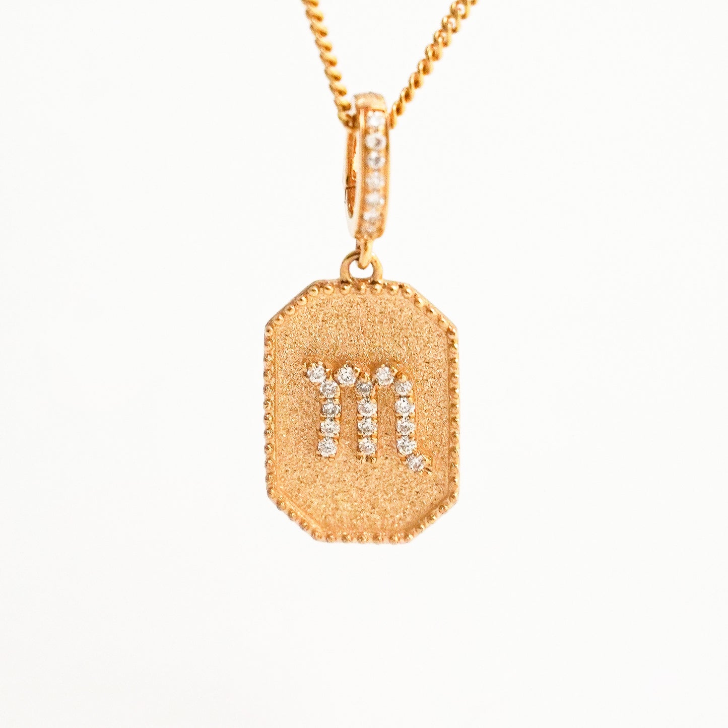 Dije Zodiacal Diamantes Escorpio Oro 18K