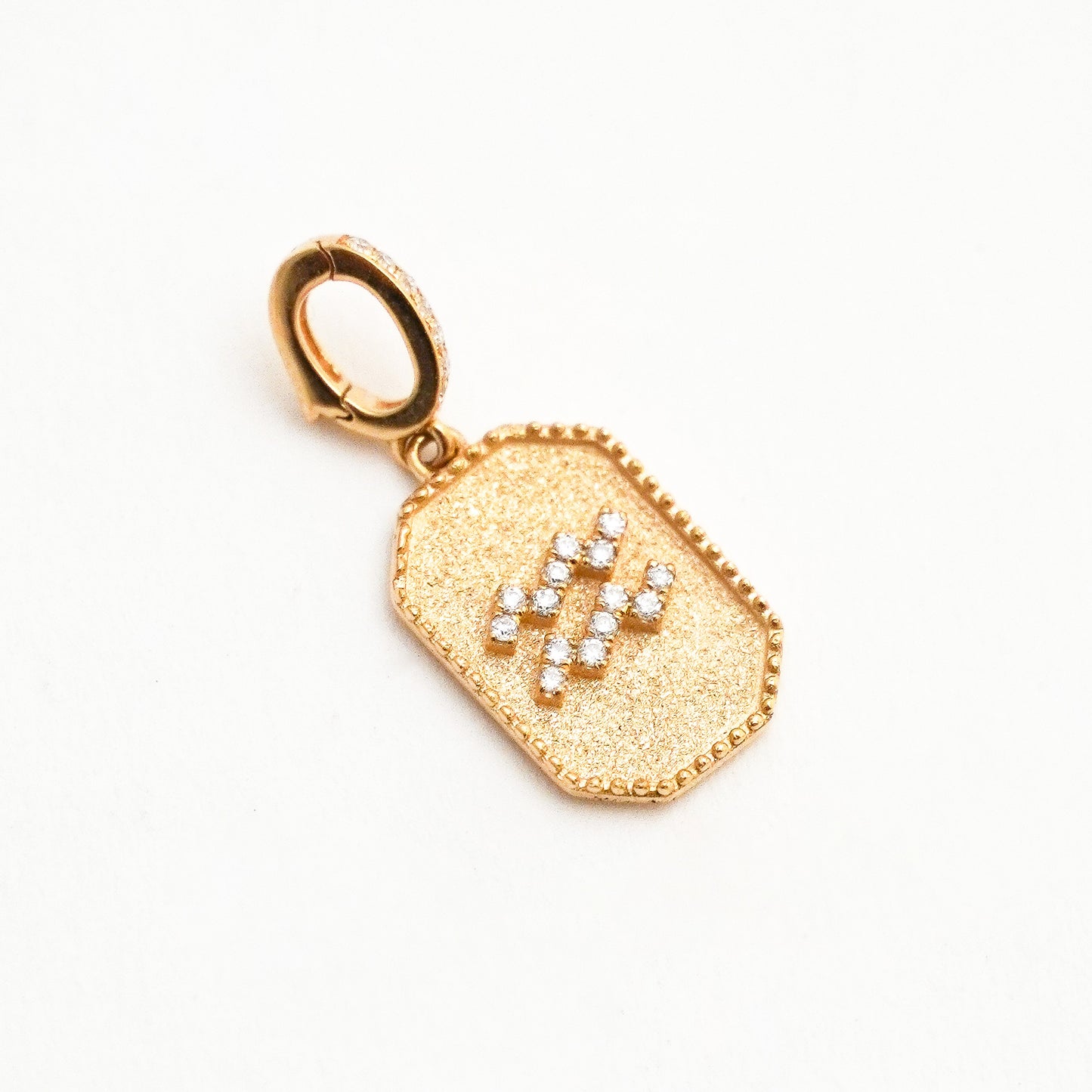Dije Zodiacal Diamantes Acuario Oro 18K