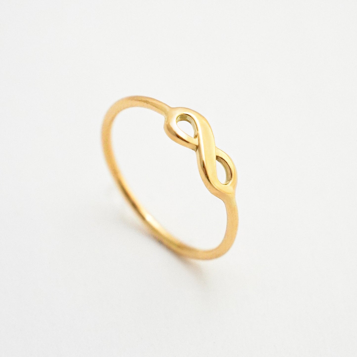 Anillo infinito en Oro18k