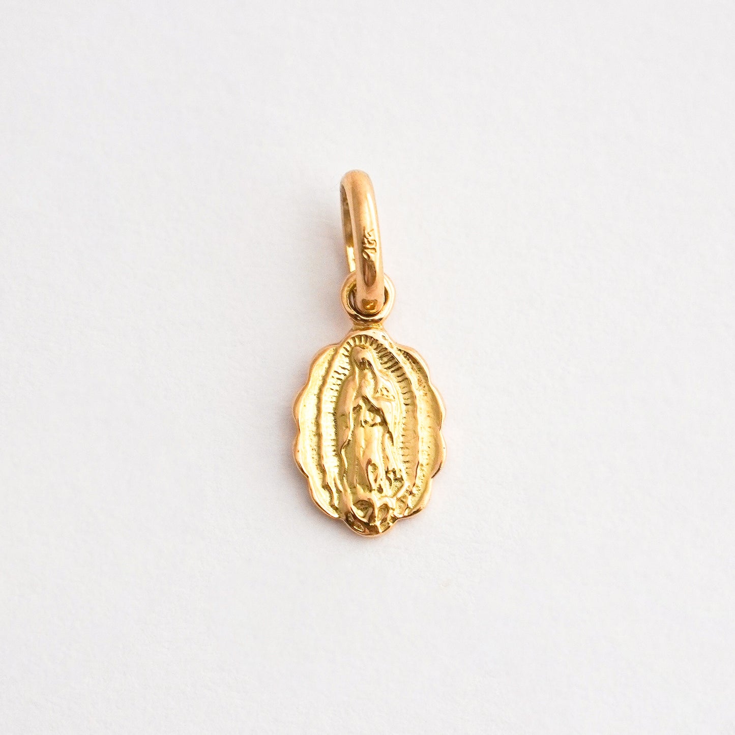 Medalla Virgen Guadalupe Pequeña Oro 18K