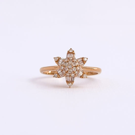 Anillo Roseta Nieve con diamantes en oro 18k