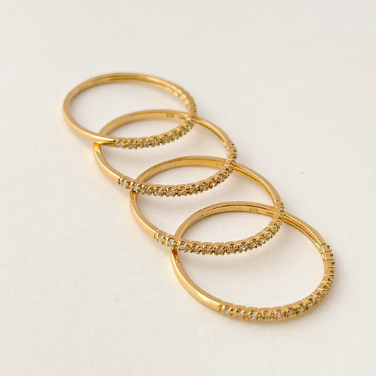 Cintillo con diamantes 0.11 cts en Oro 18k