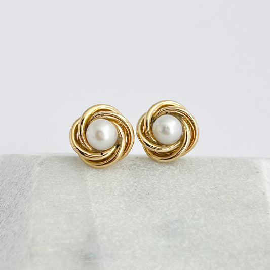 Aretes Nudos con Perlas Oro18k