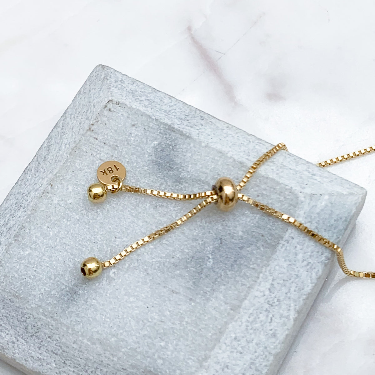 Pulsera Regulable Virgen Medalla Milagrosa en Oro 18K