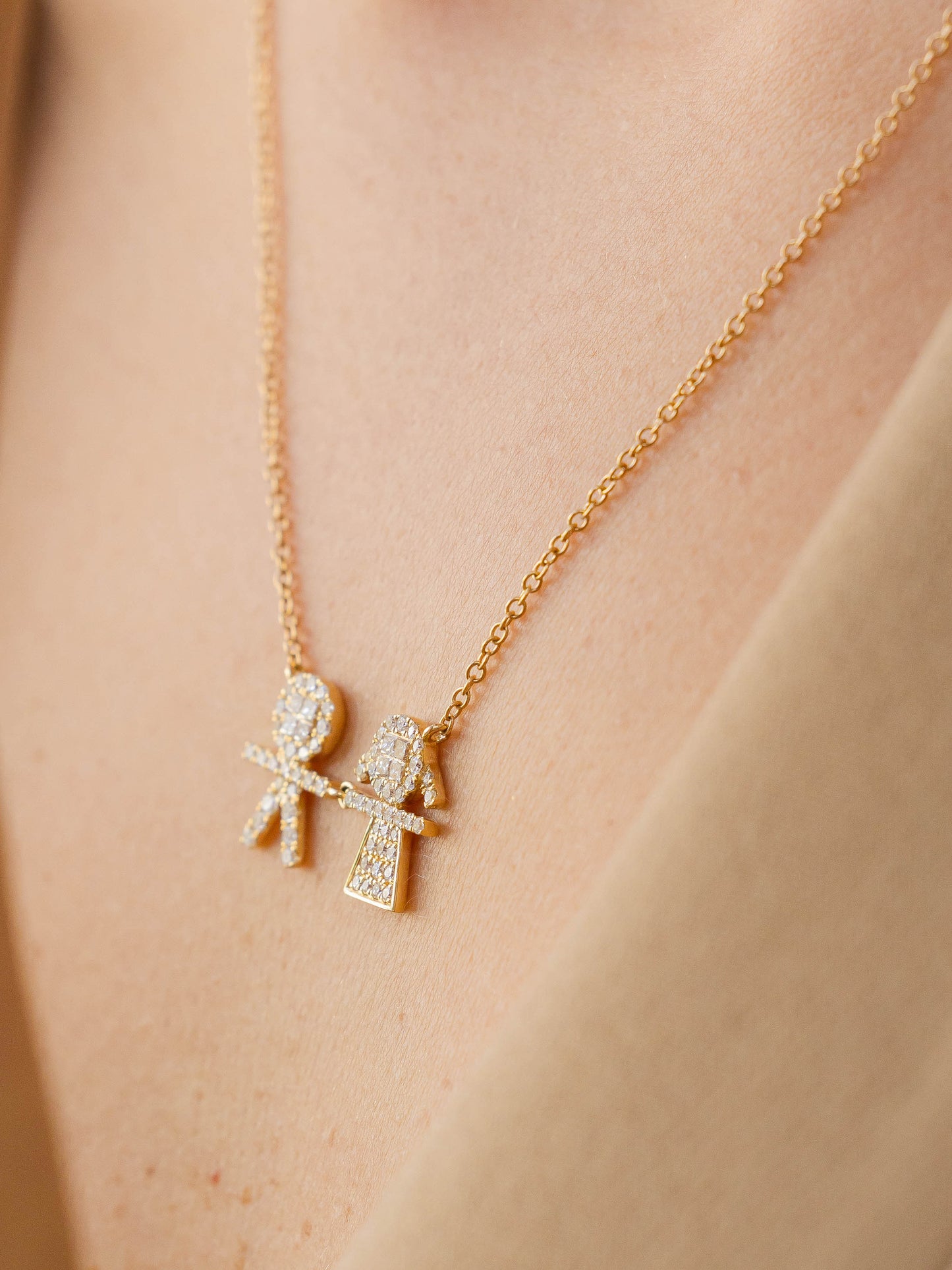 Collar niños con diamantes en oro18k
