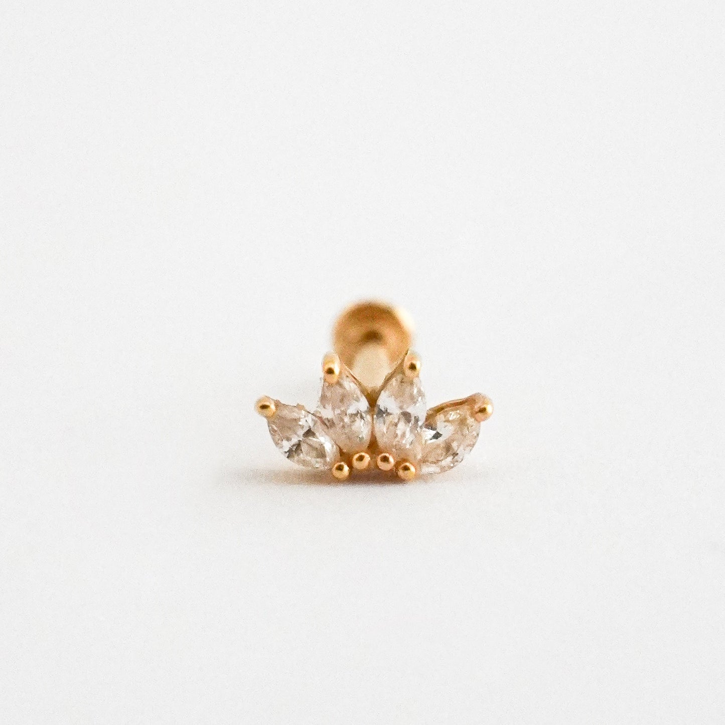 Piercing flor de loto en Oro18k con diamantes naturales