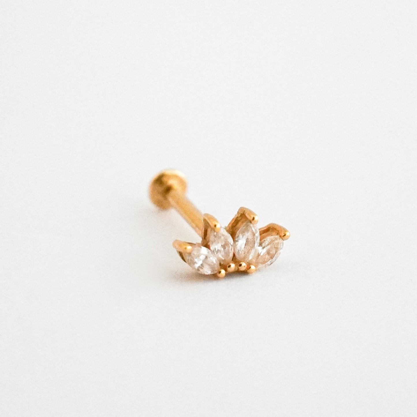 Piercing flor de loto en Oro18k con diamantes naturales