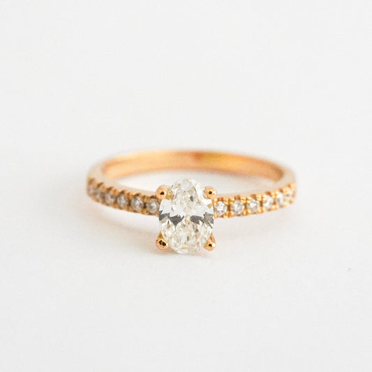 Anillo de Compromiso Oro18k - 16 / Oval / Diamantes Lab Grown