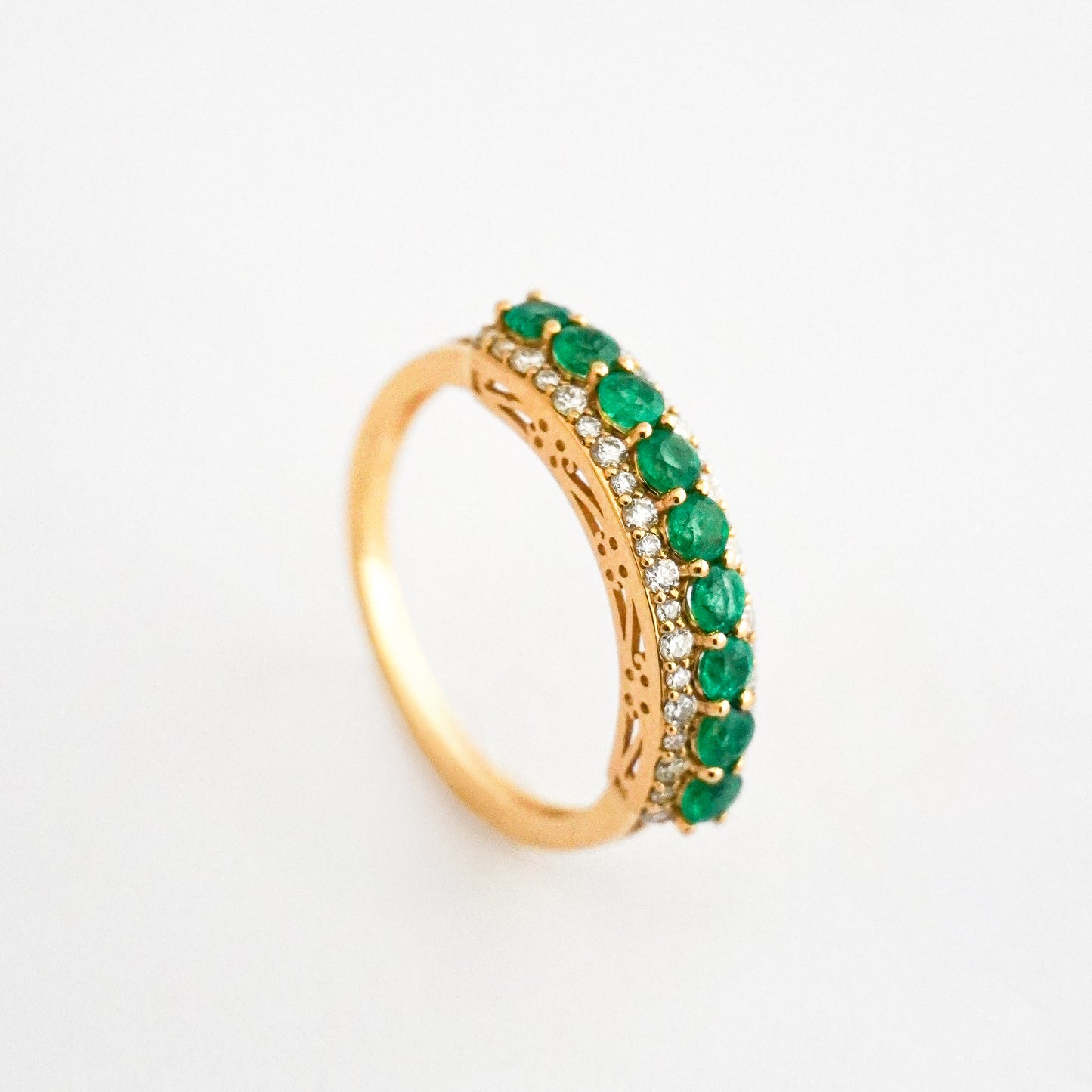 Anillo Rivier Esmeralda con diamantes naturales Oro18k