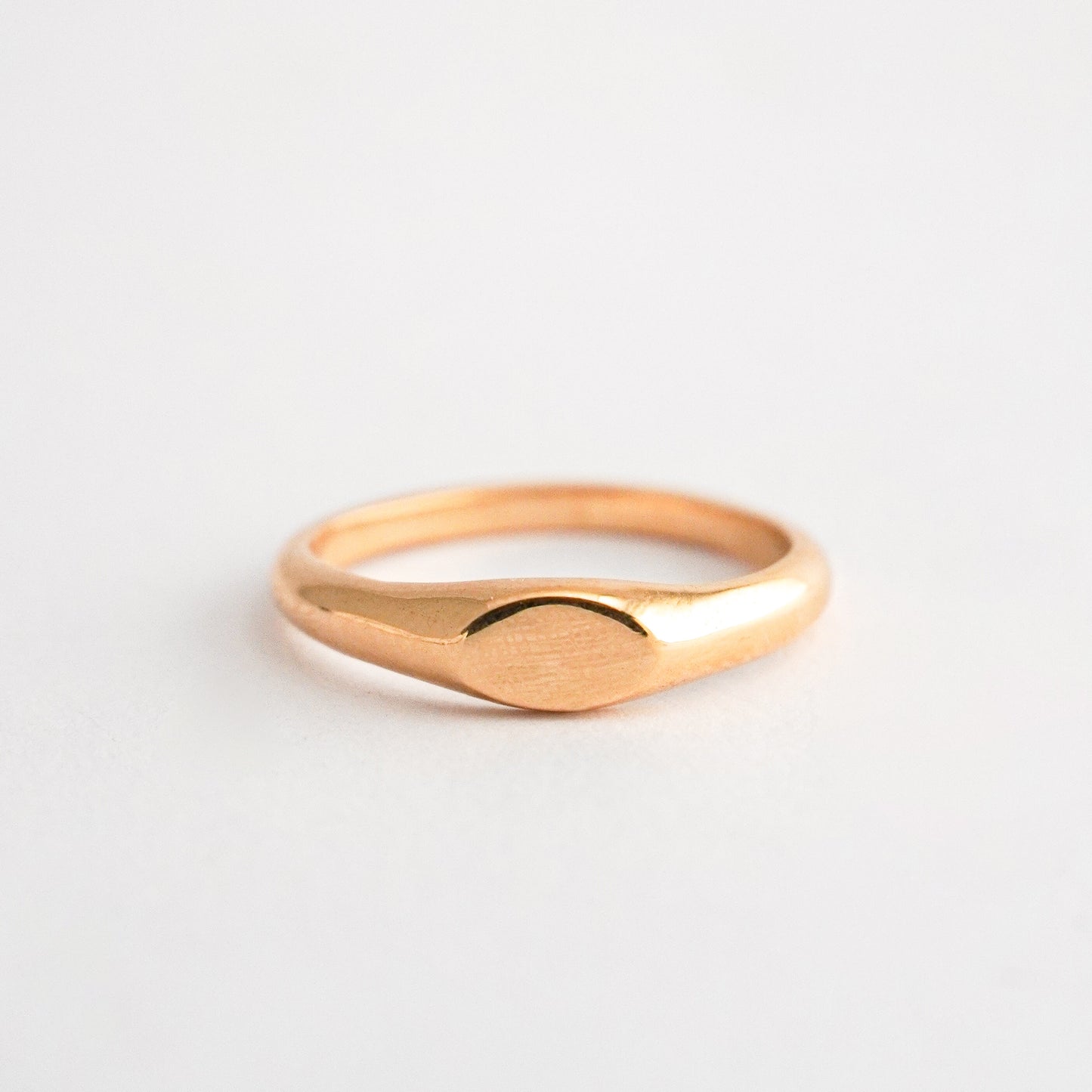 Anillo chevalier Monogram Oro 18k