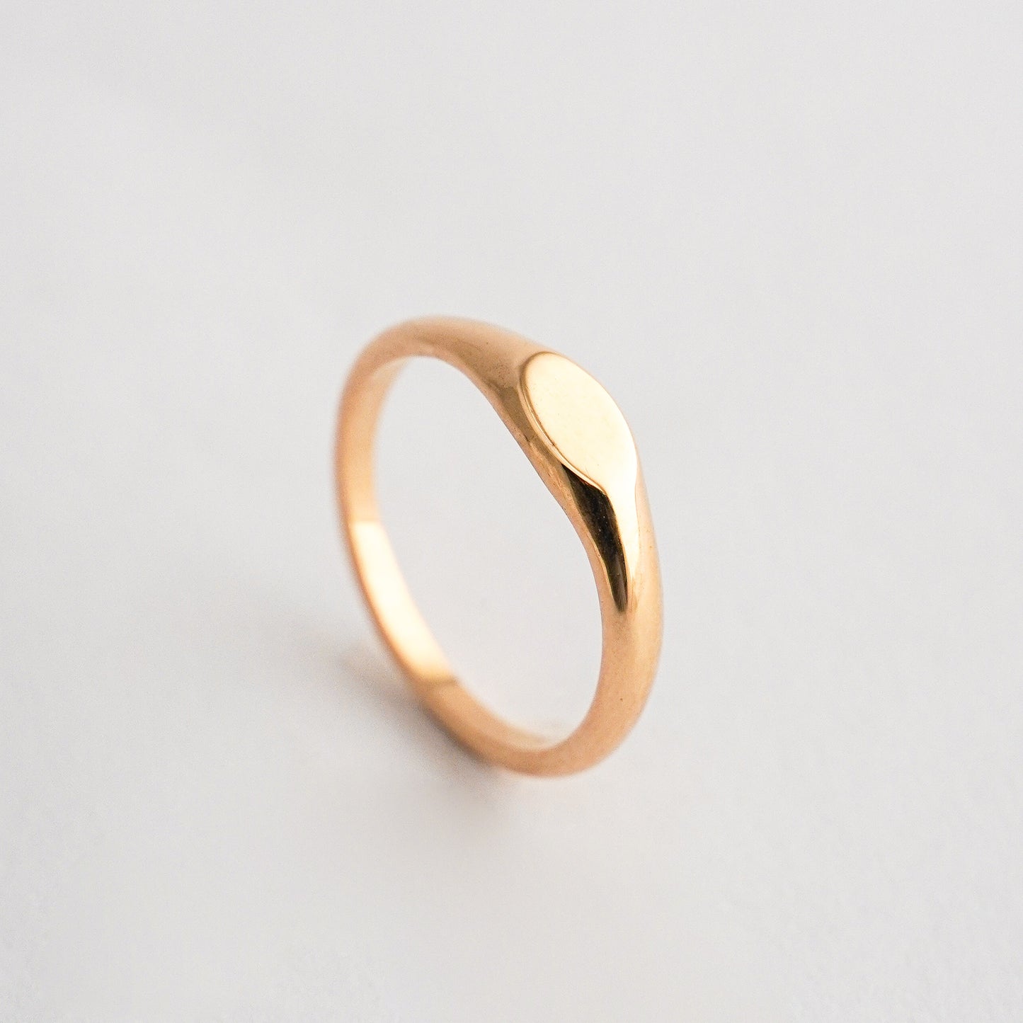 Anillo chevalier Monogram Oro 18k