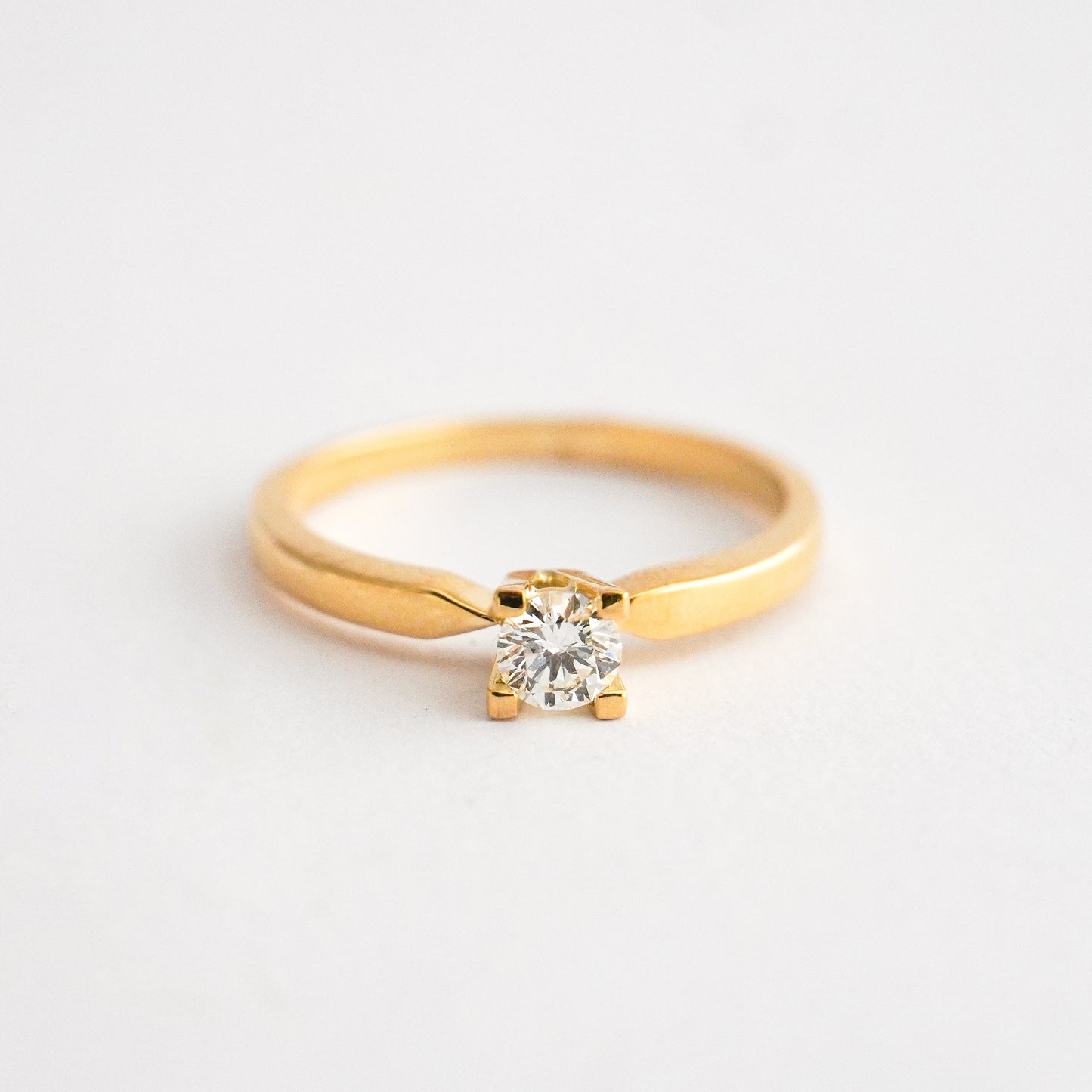 Anillo de compromiso - 27 / Diamante 0.27 cts natural en Oro18k