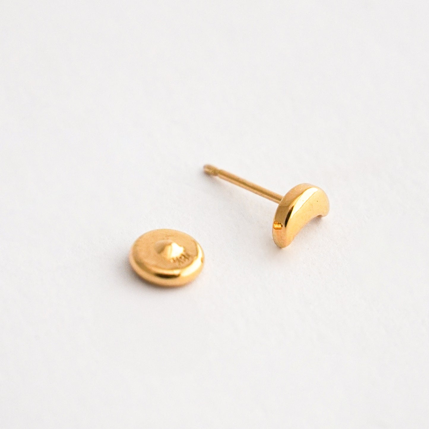 1/2 par arete de bebé luna 6 mm Oro 18k