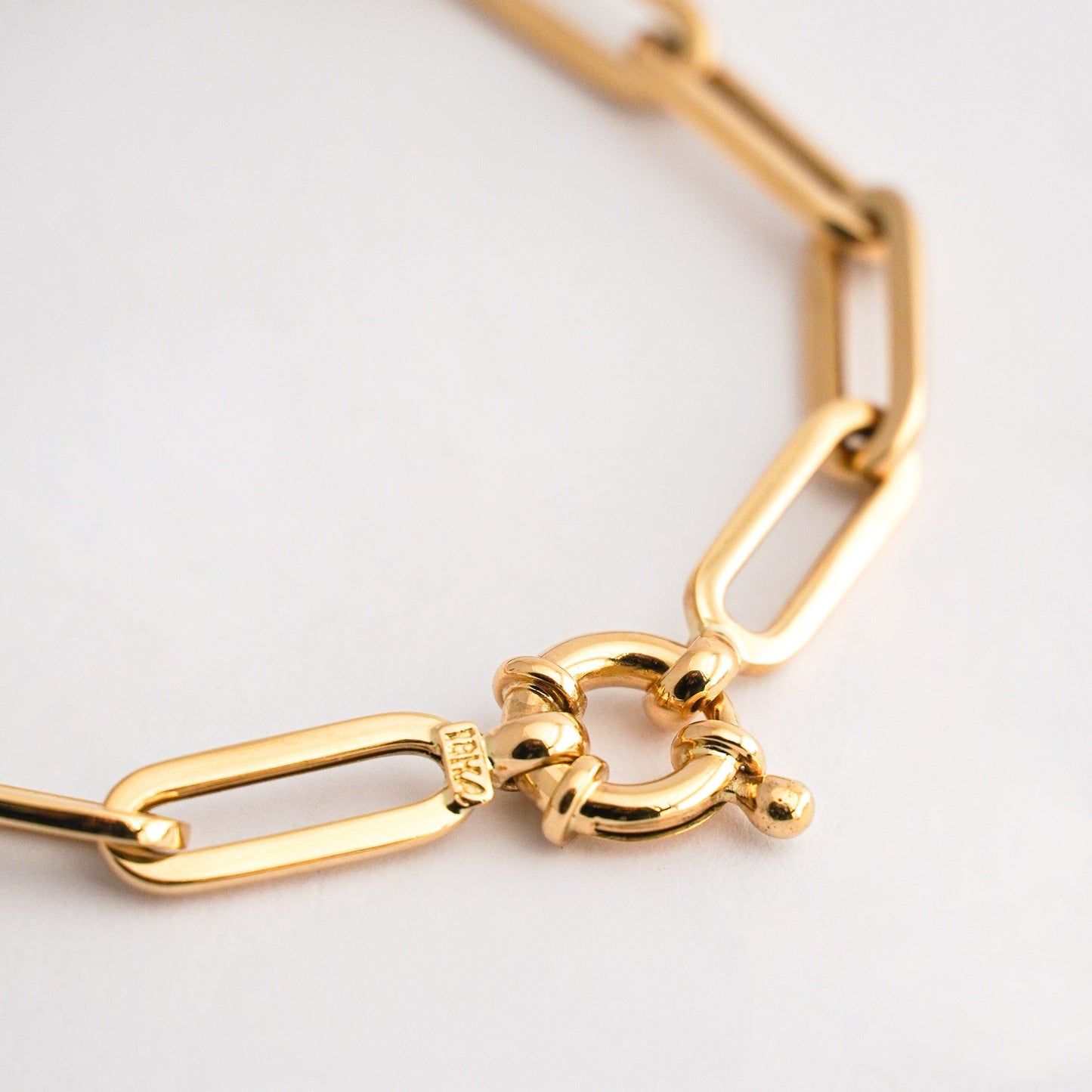 Pulsera clip gruesa en oro 18k