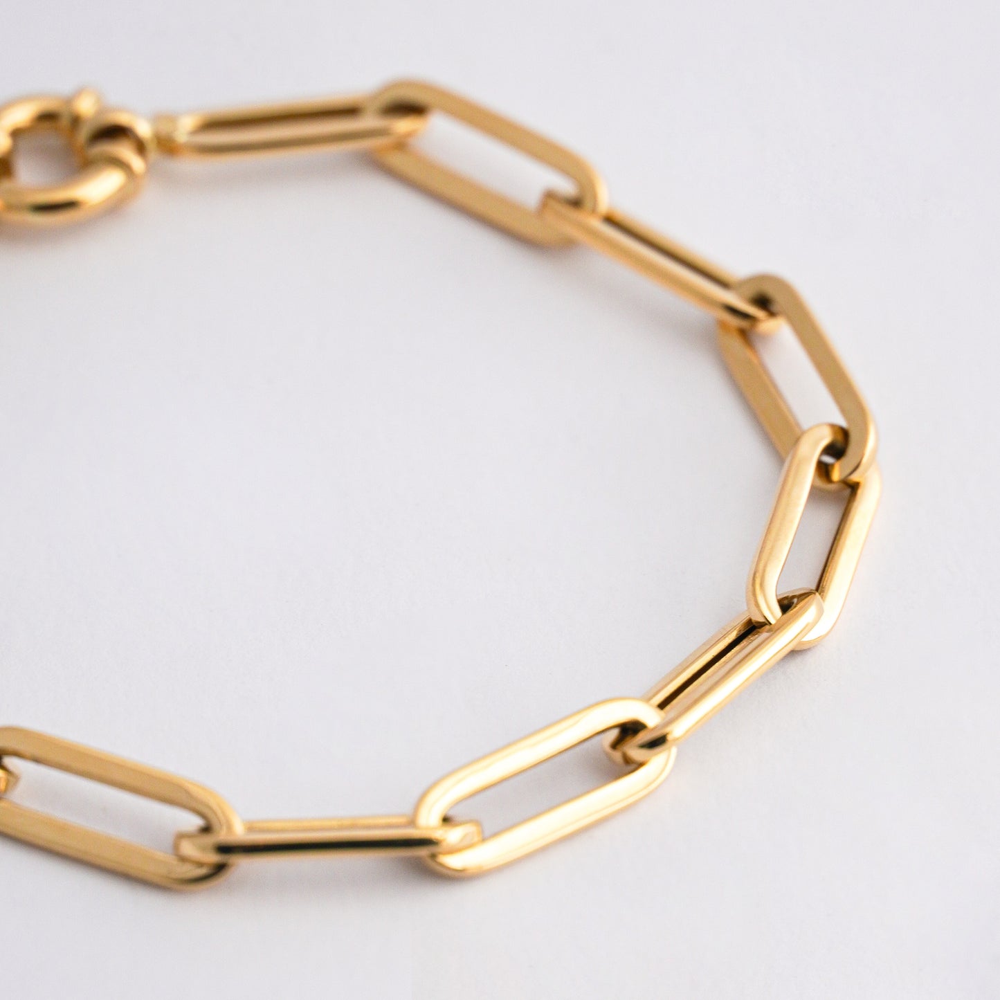 Pulsera clip gruesa en oro 18k