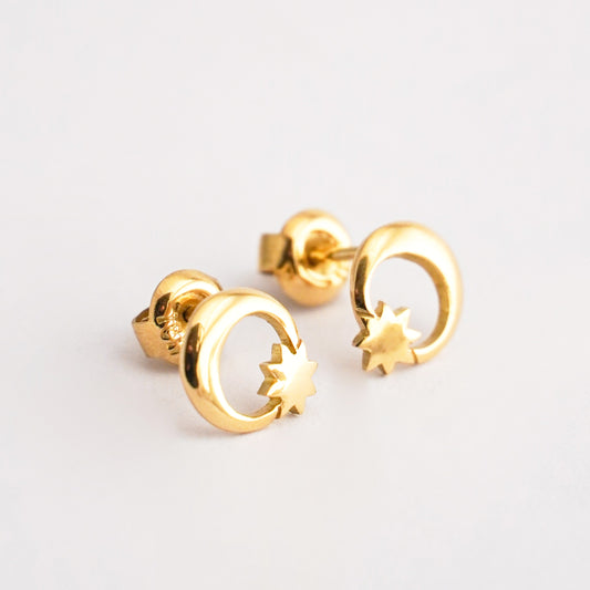 Aretes Media Luna y estrella calada en oro 18k
