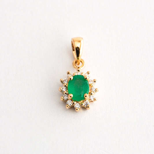 Dije brillo imperial con esmeralda y diamantes naturales en Oro18k