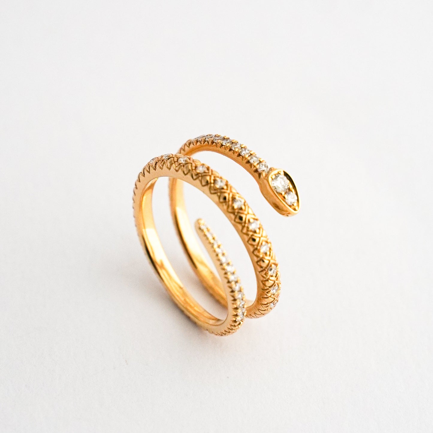 Anillo Spira Serpiente con diamantes naturales Oro18k