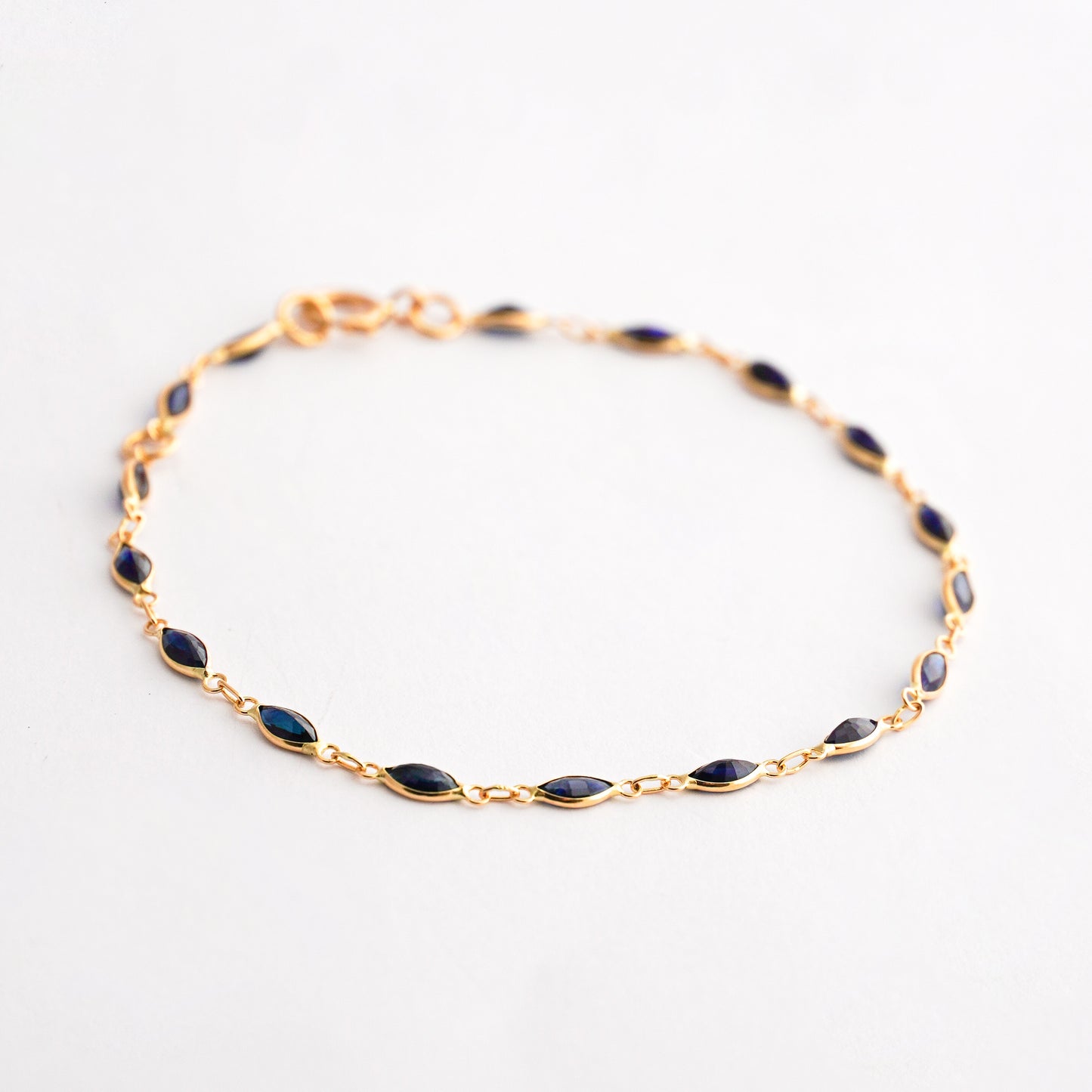 Pulsera Marquise Zafiros en Oro 18K Amarillo