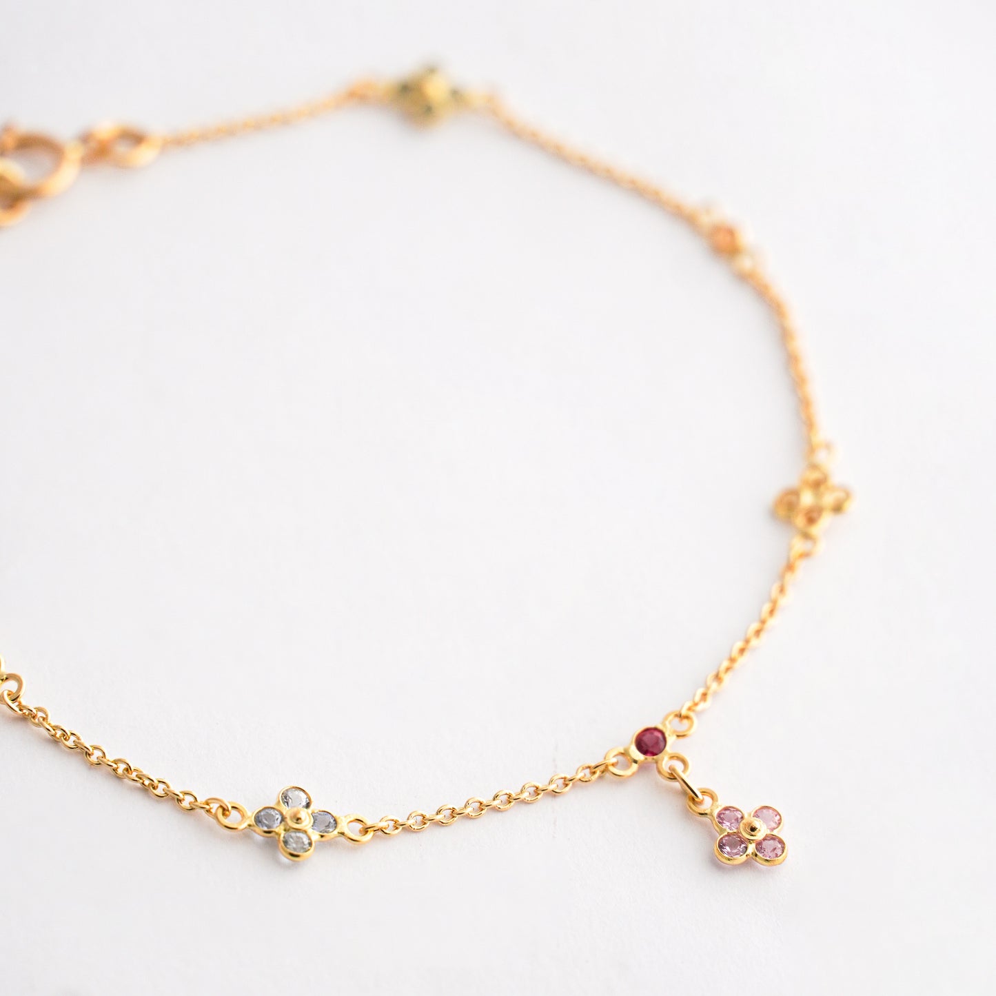 Pulsera Floreal Fancy Zafiros en Oro 18K Amarillo