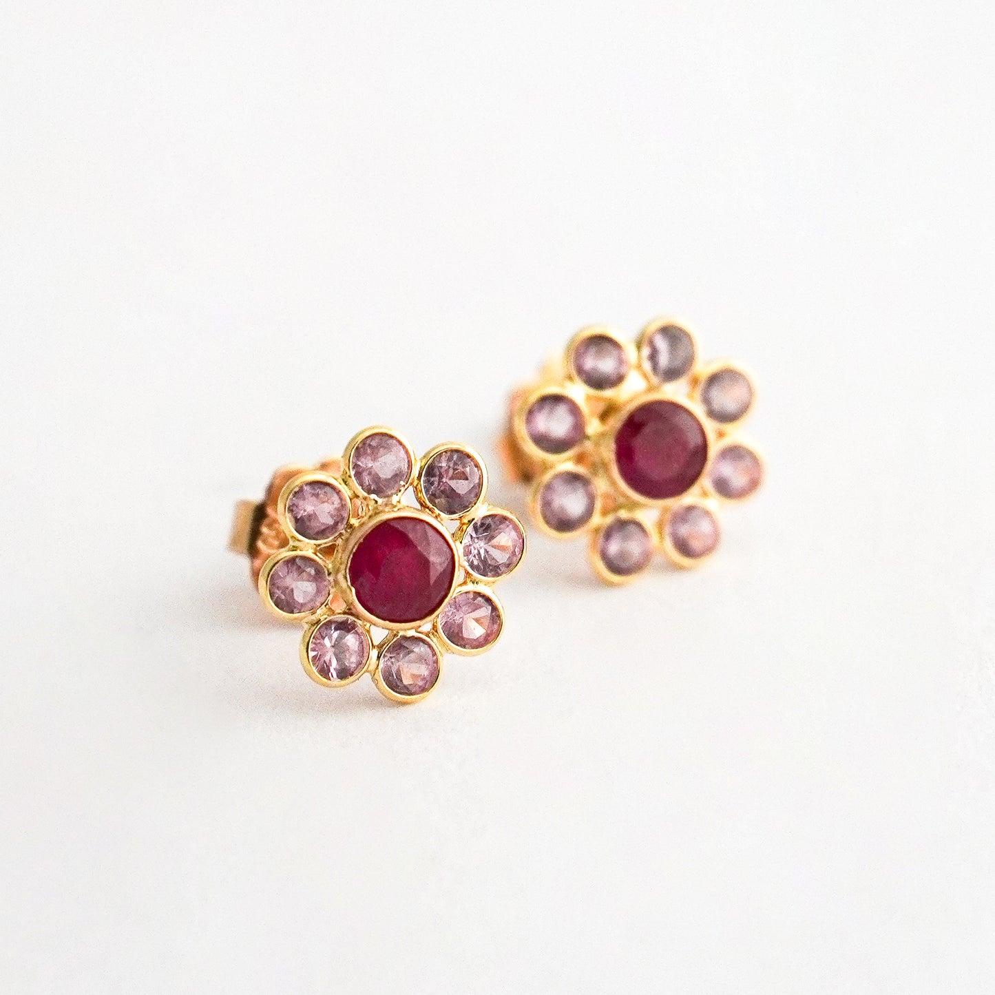 Aretes Aurora Rosa en Oro 18K Amarillo