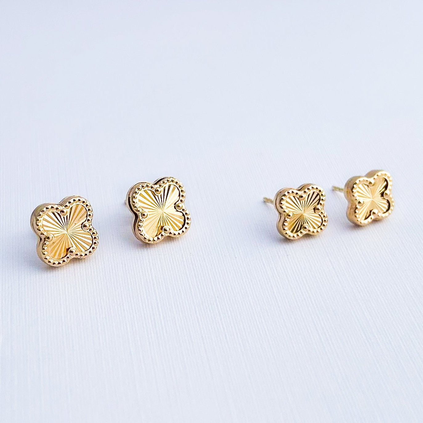 Aretes trébol de oro 18k