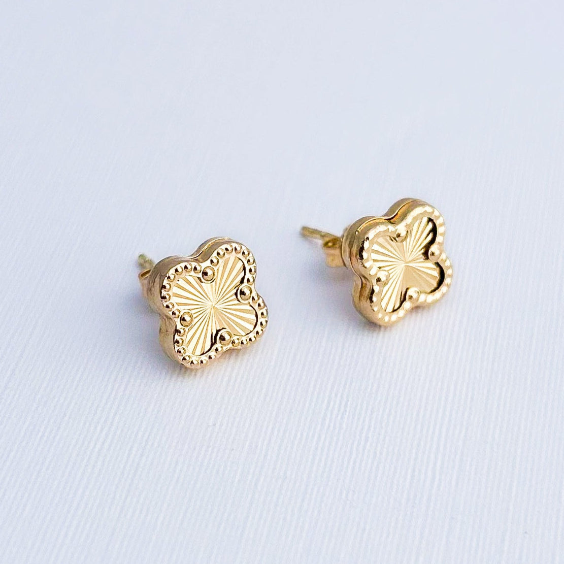 Aretes trébol de oro 18k