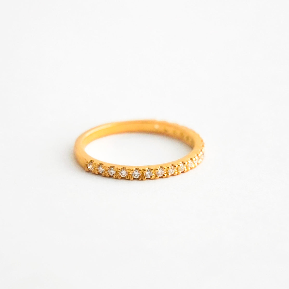 Anillo Cintillo Riviere 20 diamantes naturales en Oro 18K