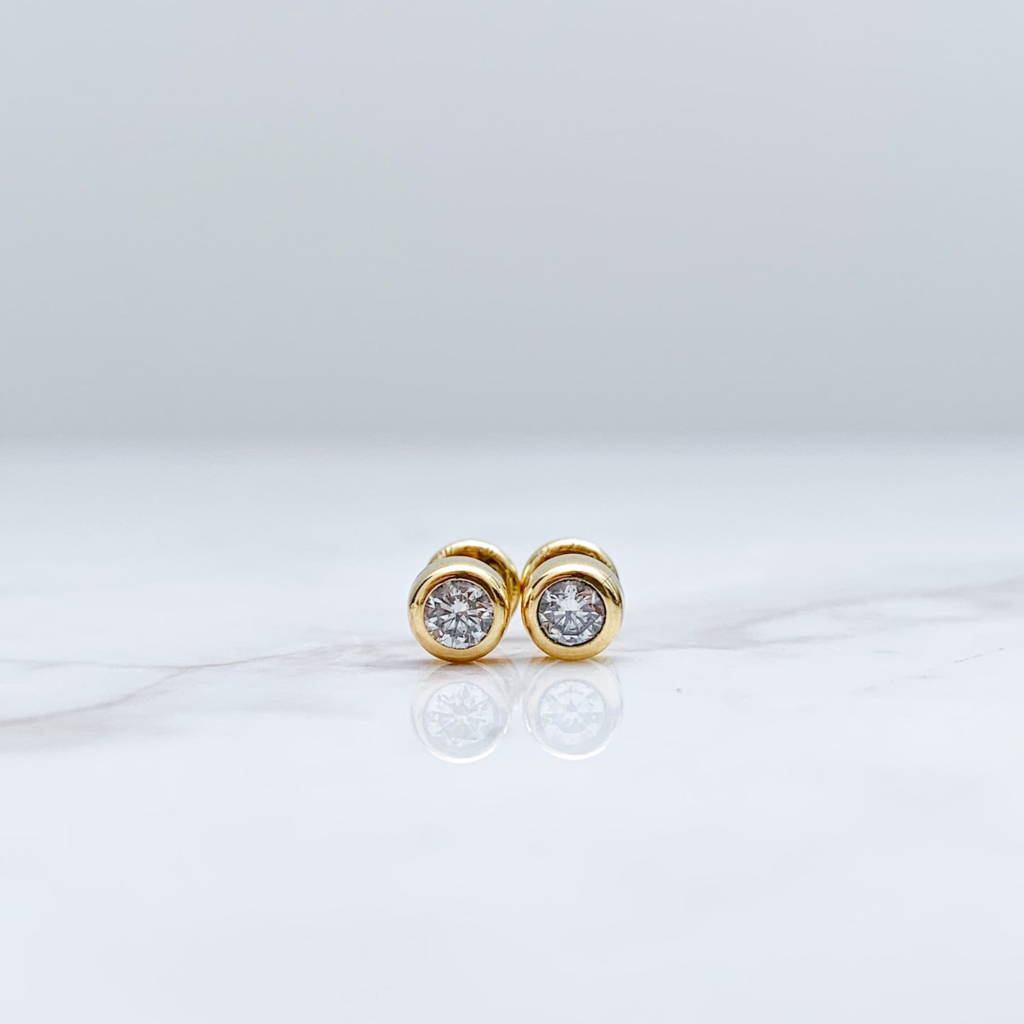 Aretes de bebé Oro18k Circón Brillante bicelado