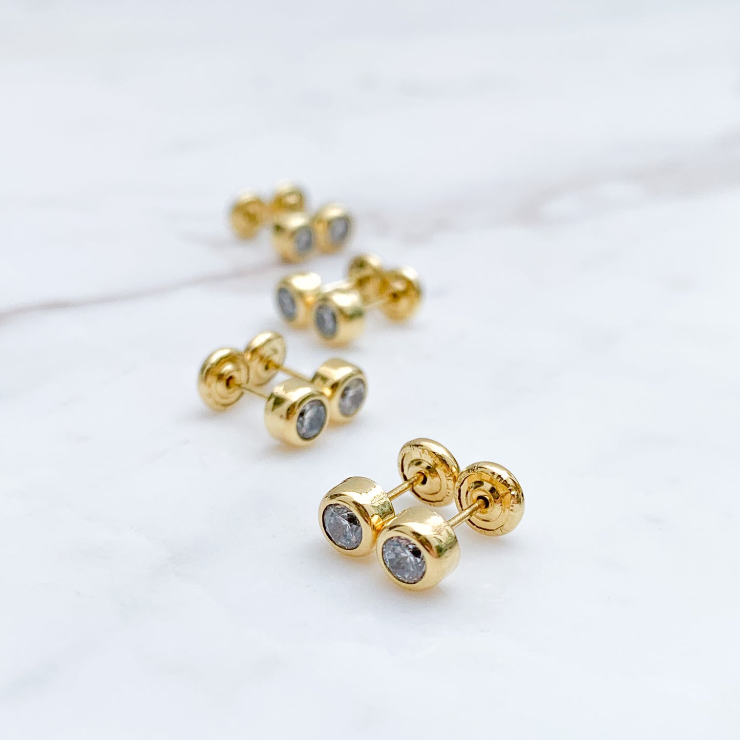 Aretes de bebé Oro18k Circón Brillante bicelado