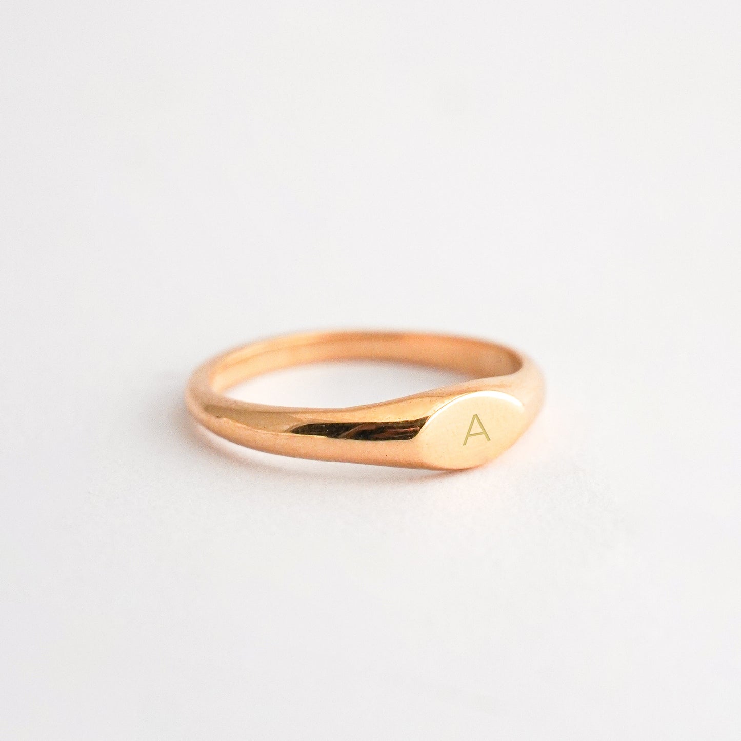 Anillo chevalier Monogram Oro 18k