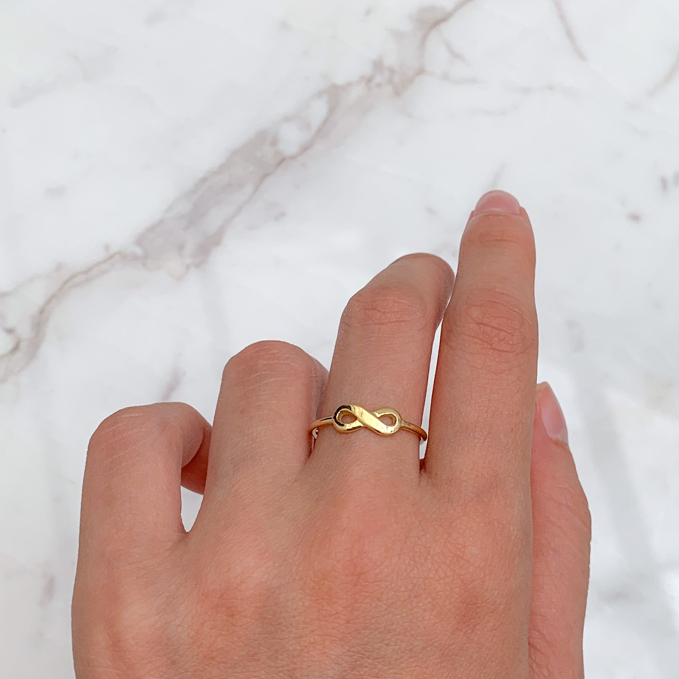 Anillo infinito en Oro18k IDUN joyeria